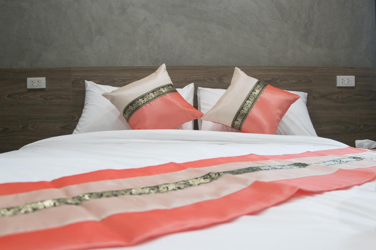 Puak Taem Boutique Hotel Chiang Mai Exterior photo